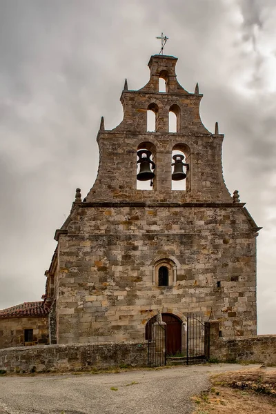 Iglesia románica de la Asunción en Villamonico —  Fotos de Stock