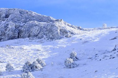 Granada 'nın iç kısımlarından karlı manzaralar - İspanya