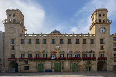 Alicante, İspanya 'nın Valensiya Bölgesi' nde bulunan bir şehirdir..