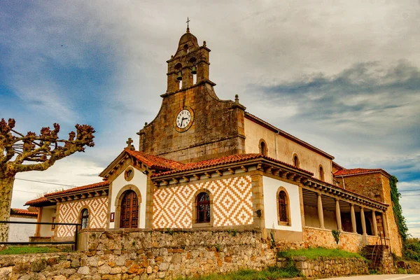 Церковь Сан-Эстебан-де-Люсес — стоковое фото