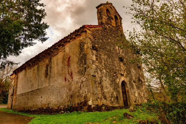 Igreja românica de San Pedro de Con — Fotografia de Stock