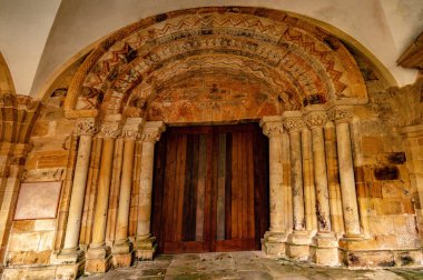 San Salvador Romanesk Kilisesi