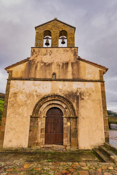 Iglesia Románica de Santa Maria de Celon —  Fotos de Stock