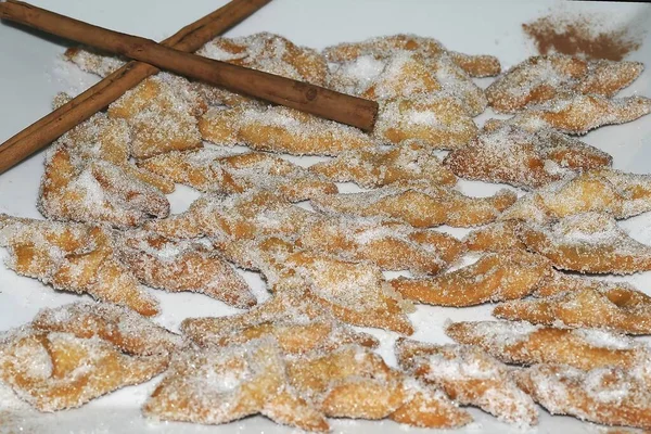 The bunuelo of Spanish origin, consists of a fried flour dough with a circular shape. — Stock Photo, Image