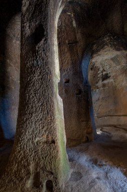 Arroyuelos Mağarası Kilisesi, Cantabria