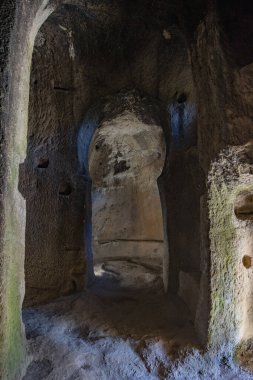 Arroyuelos Mağarası Kilisesi, Cantabria