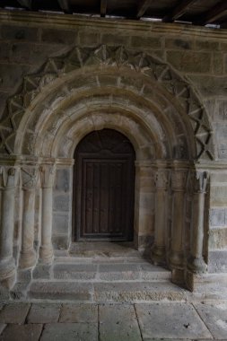 Barruelo de los Carabeos 'taki Santa Maria la Real Romanesk Kilisesi