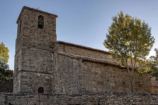 Romanesque church of SanAndres in Arroyal de los Carabeos — Stockfoto