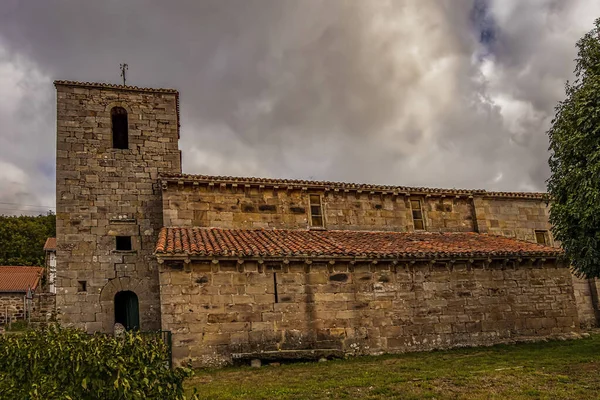 Romanesque εκκλησία της Santa Maria la Real στο Barruelo de los Carabeos — Φωτογραφία Αρχείου