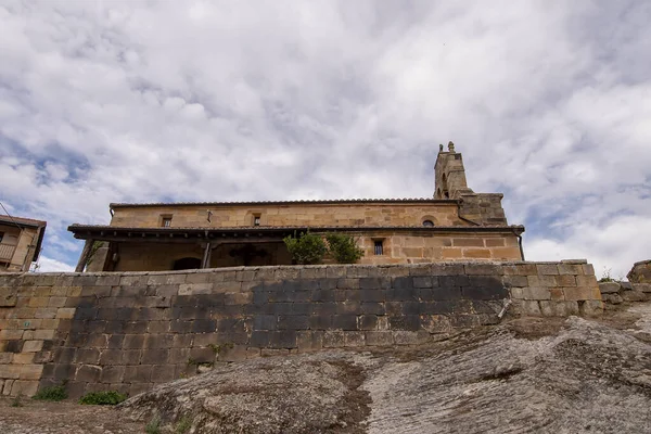 Igreja românica de San Millan em Campoo de Ebro — Fotografia de Stock