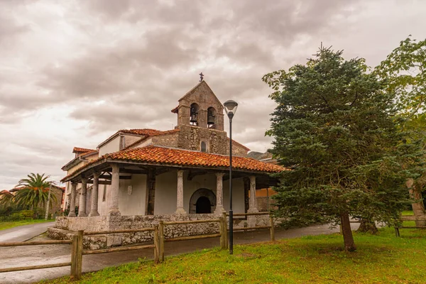 San Mames kyrka i Cuerres — Stockfoto