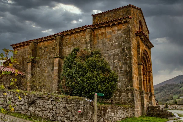 Romanesque Church of San Pedro de Arrojo — Stock Photo, Image