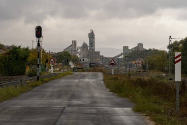 Sanayi şehri Cantabria 'nın manzarası.