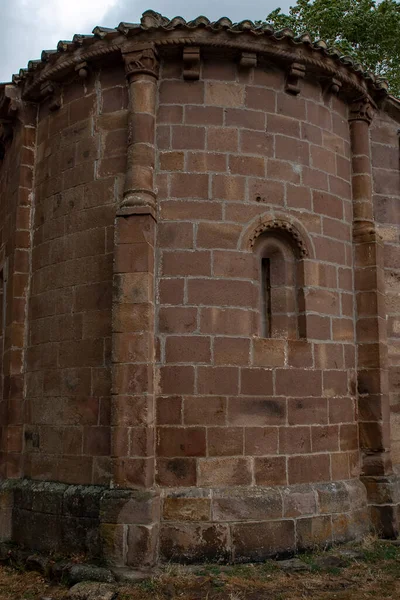 サンファン・バウティスタ・デ・マタ・デ・ホスのロマネスク様式の教会. — ストック写真