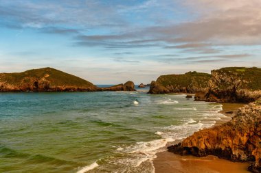 Poo Adası ve Almenada Sahili, Llanes