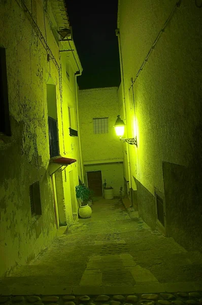 Fotografía nocturna en la calle rural de Yeste en Albacete — Foto de Stock