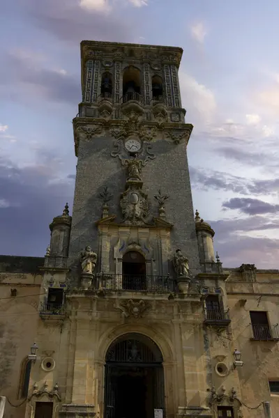 Arcos de la Frontera, Spanje - Uitzicht op de Basiliek van Santa Maria de la Asuncion — Stockfoto