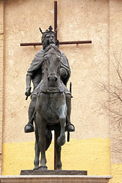 Cuenca 'da Kral VIII. Aslfonso' nun heykeli — Stok fotoğraf