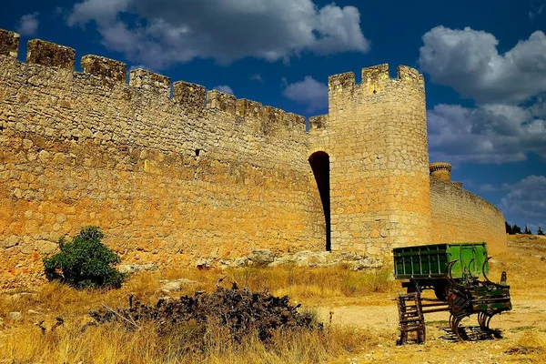 Belmonte castle walls in Cuenca. — стокове фото