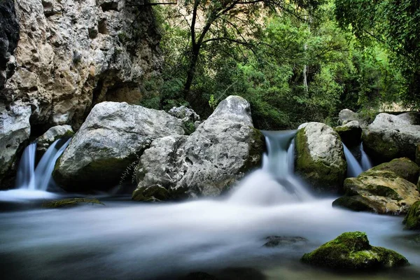 Fonte do rio Castril no Parque Natural de Castril, Granada. — Fotografia de Stock