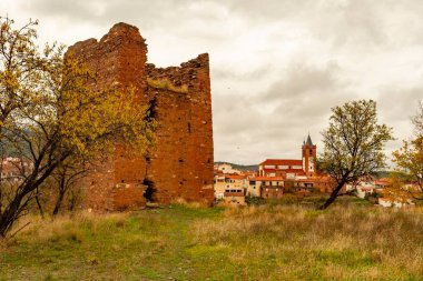 Jerez del Marquesado, Granada 'daki Alqueria Al-Qasr-Sened Kulesi.