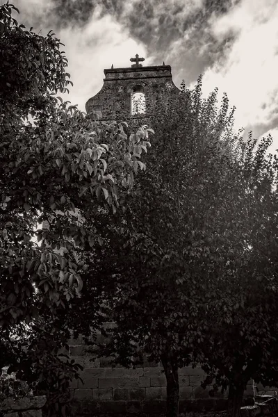 Igreja românica de Santa Maria Boscones del Ebro em Palencia — Fotografia de Stock