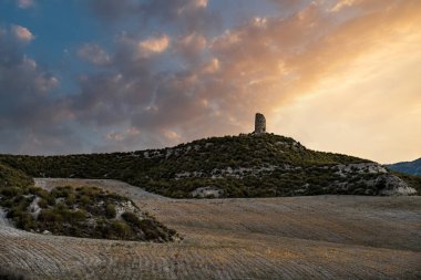 Cortes de Baza, Granada 'daki Kanada Kulesi üzerinde gece fotoğrafçılığı.