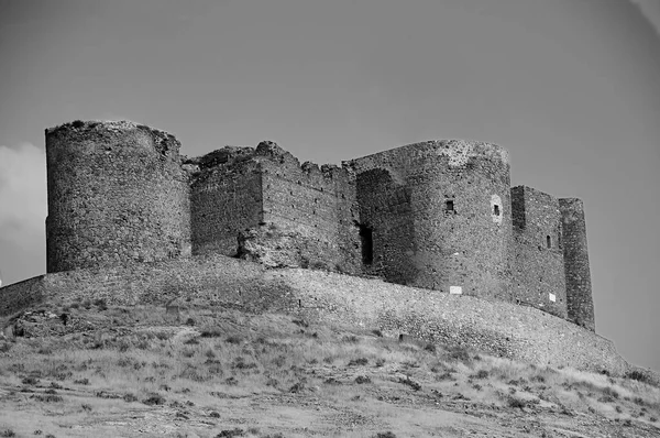 Panorámás kilátás a várra Consuegra Segovia. — Stock Fotó