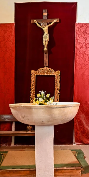 Fonte battesimale della Chiesa di Nostra Signora della Presentazione a Cortes de Graena, Granada. — Foto Stock