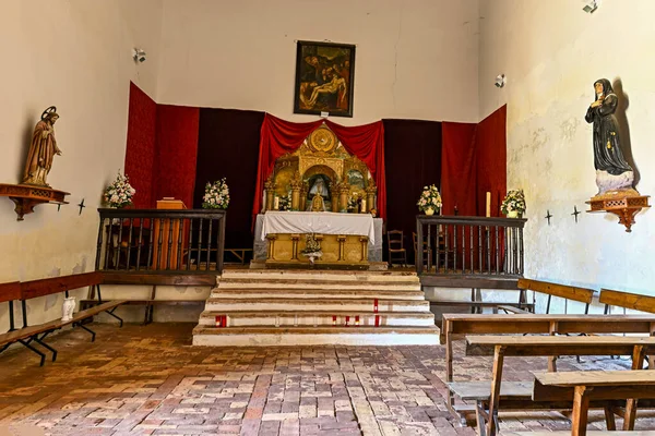 Altar Superior da Igreja de Nossa Senhora da Apresentação de Cortes de Graena, Granada. — Fotografia de Stock