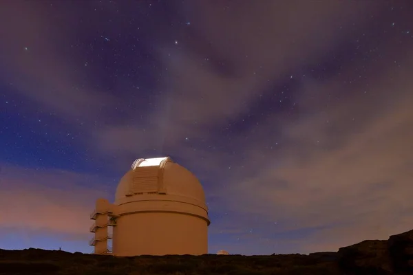 Night photography at the Calar Alto observatory in Almeria. — Foto de Stock