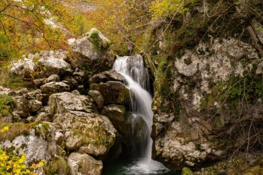 Tielves Doğal Parkı 'nda Şelale