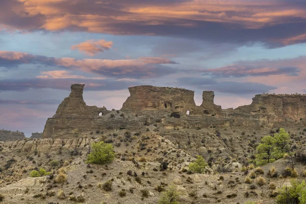 Granada Geopark 'ındaki Badland de los colaos tepeleri ve uçurumları