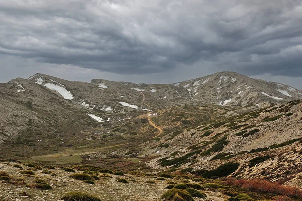 Cordilleras y acantilados del Badland de los Coloraos en el Geoparque de Granada — Foto de Stock