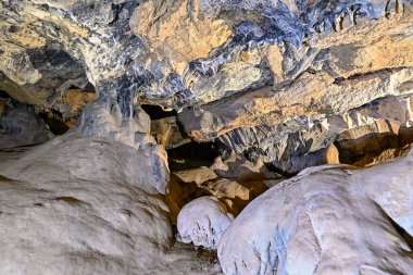 Sierra de Baza 'nın Su Mağarası - Granada.