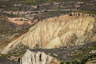 Çorak Topraklar, Granada Geopark 'ın bitkisiz kızıl toprakları..