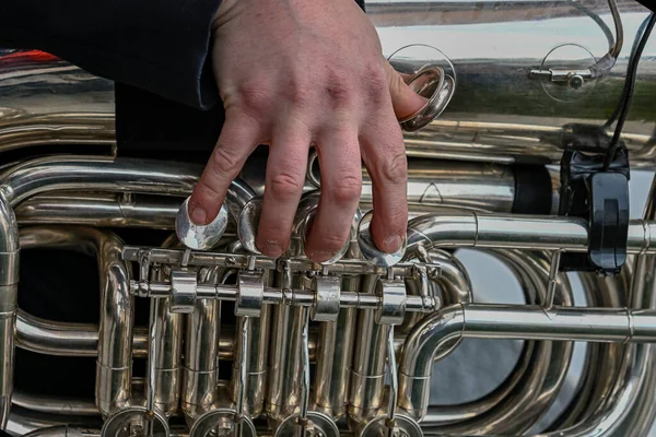 Tuba - Basen är den största av mässingsinstrumenten — Stockfoto