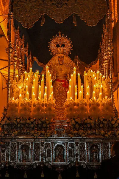 Our Lady the Virgin of Tears, on the throne for the procession — Foto Stock