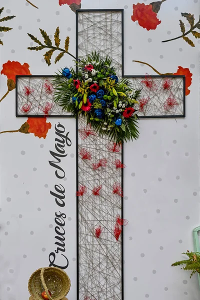 Cruz de Mayo - La Fiesta de las Cruces es una fiesta que se celebra el 3 de mayo —  Fotos de Stock