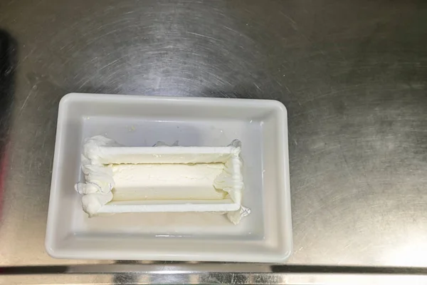 치즈를 만드는 곰팡이 플라스틱 — 스톡 사진