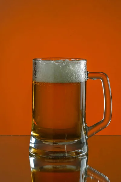 Ice Cold Beer Glass Red Background — Fotografia de Stock
