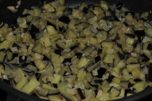 Gebakken Aubergines Met Uien Knoflook — Stockfoto