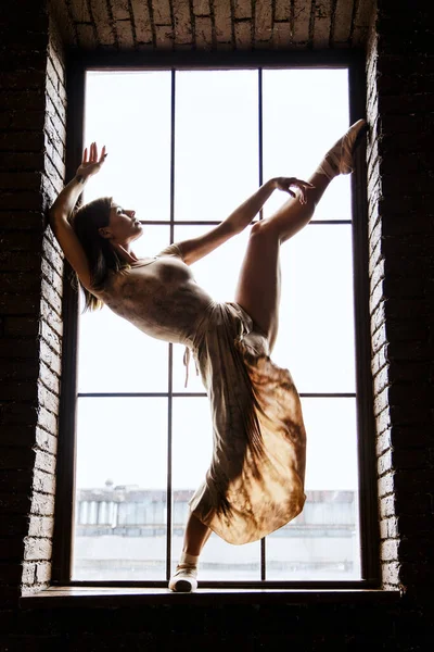 Danseuse Studio Fille Sautant Dansant Professionnelle Tenue Légère Danseuse Faisant — Photo