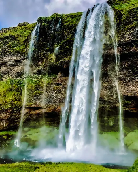 Vodopád Pulzujícími Barvami Islandu — Stock fotografie