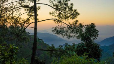 günbatımı Himalayalar