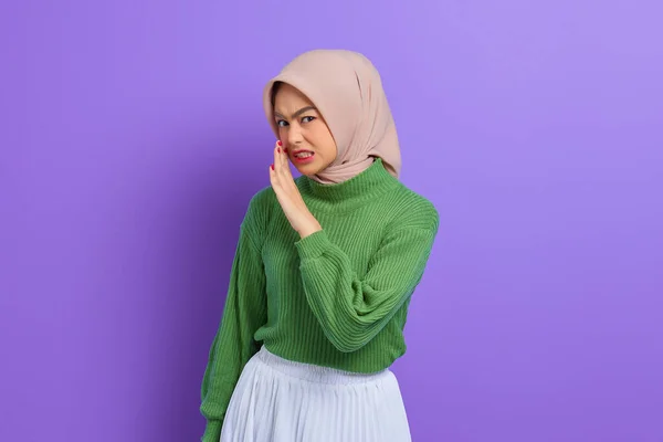 Beautiful Young Asian Woman Green Sweater Hand Mouth Telling Secret — Stock Photo, Image