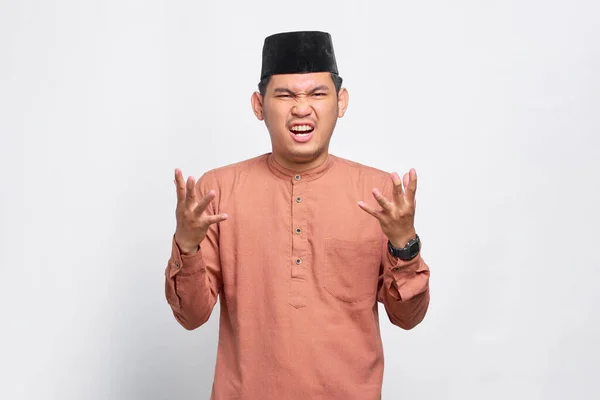Annoyed Asian Muslim Man Shouts Loudly Expresses Rage Isolated White — Stock Photo, Image