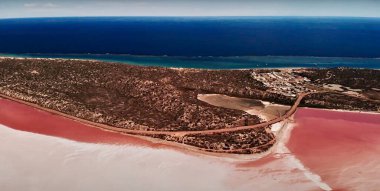 Avustralya 'da çölün ve okyanusun buluşması.