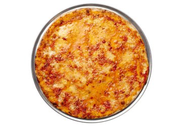 Domates soslu pizza bolonezi, kıyma ve mozzarella beyaza izole edilmiş.