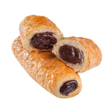 Beyazın üzerine izole edilmiş çikolatalı fındıklı yumuşak puf börekleri.